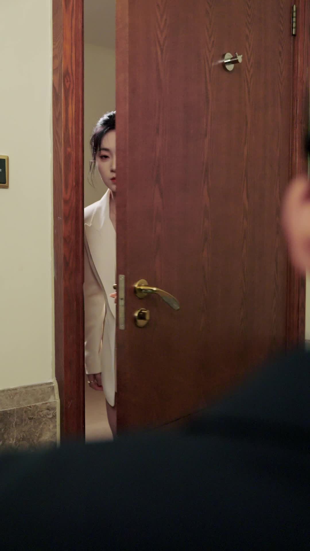 Episode 9 - They Wanted a Pawn, Got a Queen